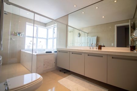 Apartamento à venda com 185m², 3 quartos e 3 vagasBanheiro da Suíte 3 - Senhora