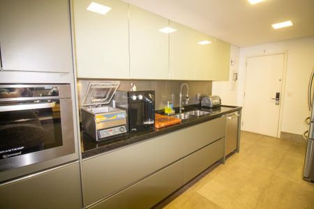 Apartamento à venda com 185m², 3 quartos e 3 vagasCozinha