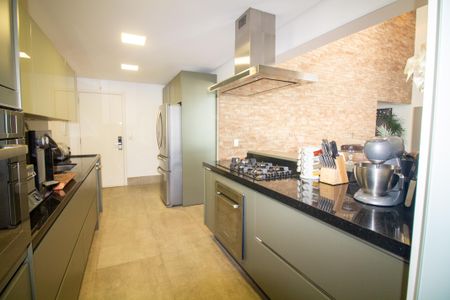 Apartamento à venda com 185m², 3 quartos e 3 vagasCozinha