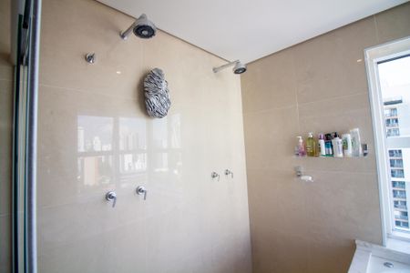 Apartamento à venda com 185m², 3 quartos e 3 vagasBanheiro da Suíte 3 - Senhora