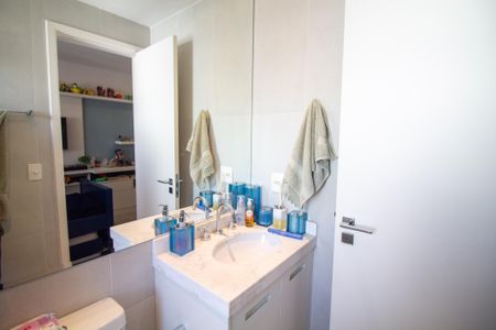 Apartamento à venda com 185m², 3 quartos e 3 vagasBanheiro da Suíte 1