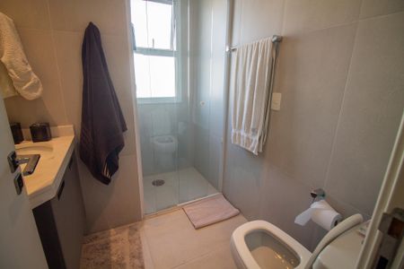 Apartamento à venda com 185m², 3 quartos e 3 vagasBanheiro da Suíte 3 - Senhor