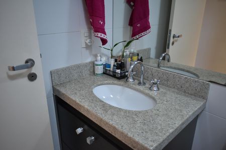 Apartamento à venda com 69m², 2 quartos e 1 vagaBanheiro Social