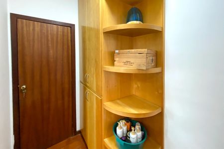 Apartamento à venda com 180m², 3 quartos e 3 vagasBanheiro
