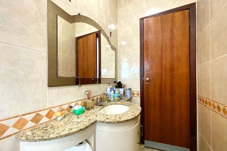 Apartamento à venda com 180m², 3 quartos e 3 vagasBanheiro