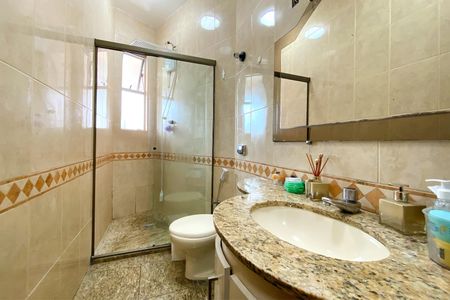Apartamento à venda com 180m², 3 quartos e 3 vagasBanheiro