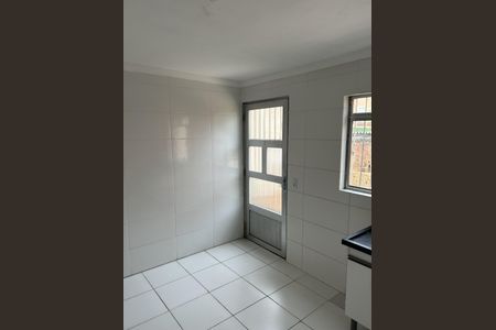 Casa para alugar com 110m², 2 quartos e 2 vagasCozinha