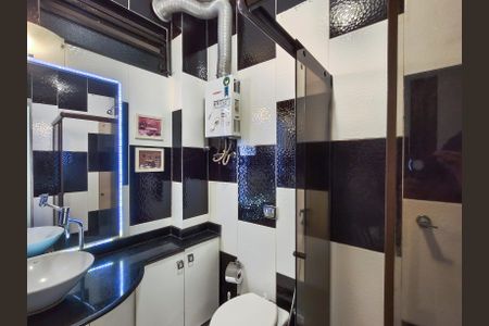 Apartamento à venda com 80m², 2 quartos e 2 vagasBanheiro Corredor