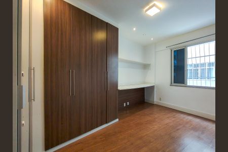 Apartamento à venda com 80m², 2 quartos e 2 vagasQuarto 2