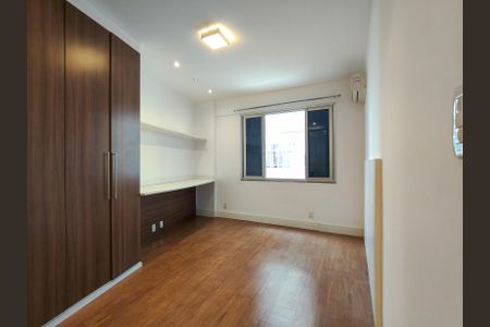 Apartamento à venda com 80m², 2 quartos e 2 vagasQuarto 2