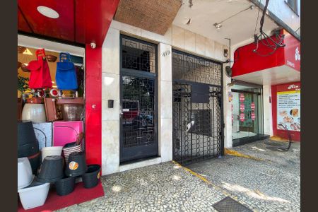 Apartamento à venda com 80m², 2 quartos e 2 vagasFachada e portaria