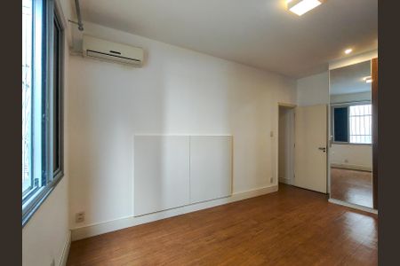Apartamento à venda com 80m², 2 quartos e 2 vagasQuarto 2
