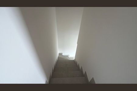 Apartamento para alugar com 85m², 1 quarto e 1 vaga Apartamento para alugar com 85m², 1 quarto e 1 vagaEscada