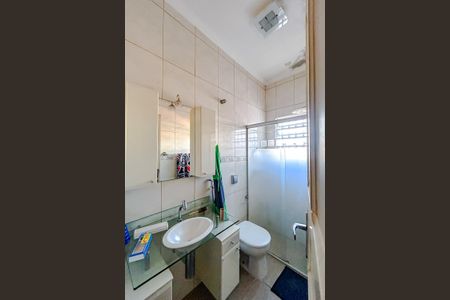Casa à venda com 217m², 4 quartos e 2 vagasBanheiro 1