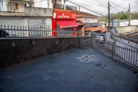 Casa para alugar com 404m², 3 quartos e 3 vagasQuintal da frente