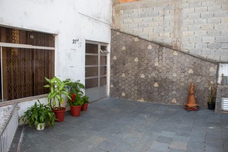 Casa para alugar com 404m², 3 quartos e 3 vagasQuintal da frente