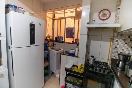 Apartamento à venda com 100m², 3 quartos e 2 vagas Apartamento à venda com 100m², 3 quartos e 2 vagasCozinha e Área de Serviço