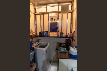 Apartamento à venda com 100m², 3 quartos e 2 vagas Apartamento à venda com 100m², 3 quartos e 2 vagasCozinha e Área de Serviço