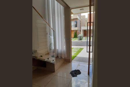 Casa de condomínio para alugar com 150m², 3 quartos e 2 vagasEntrada