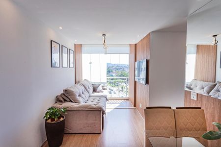 Sala e varanda extendida de apartamento para alugar com 3 quartos, 58m² em Limão, São Paulo