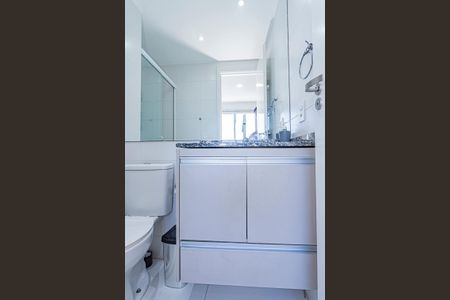 Banheiro suite de apartamento para alugar com 3 quartos, 58m² em Limão, São Paulo