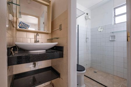 Apartamento para alugar com 66m², 3 quartos e sem vagaBanheiro