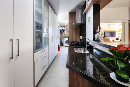 Apartamento à venda com 77m², 3 quartos e 1 vagaCozinha 