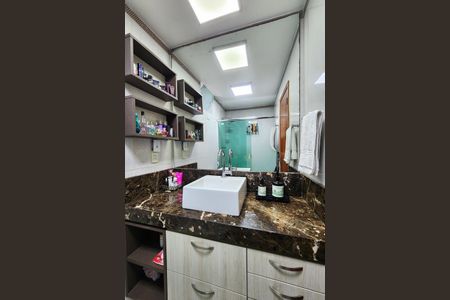 Apartamento à venda com 77m², 3 quartos e 1 vagaBanheiro 