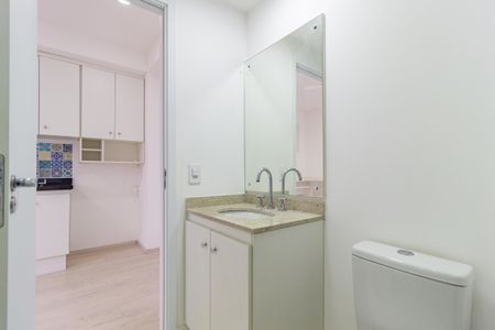 Banheiro de kitnet/studio para alugar com 1 quarto, 23m² em Belenzinho, São Paulo