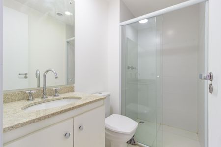 Banheiro de kitnet/studio para alugar com 1 quarto, 23m² em Belenzinho, São Paulo