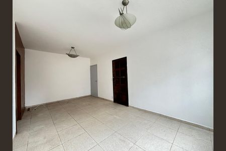 Apartamento para alugar com 100m², 2 quartos e 1 vagaSala