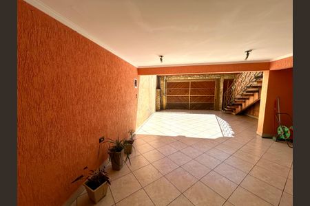 Casa à venda com 223m², 3 quartos e 3 vagasGaragem 