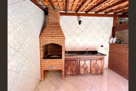 Casa à venda com 223m², 3 quartos e 3 vagasQuintal