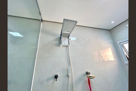 Casa à venda com 223m², 3 quartos e 3 vagasBanheiro da Suíte