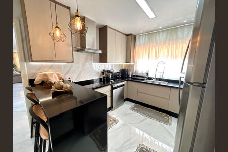 Casa à venda com 223m², 3 quartos e 3 vagasCozinha 
