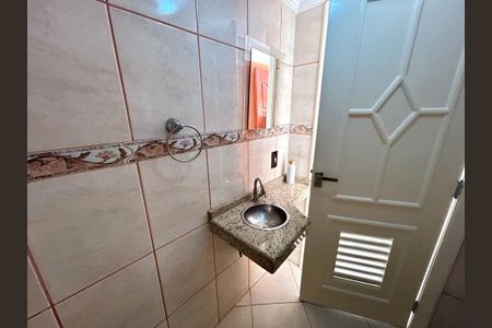 Casa à venda com 223m², 3 quartos e 3 vagasBanheiro 3