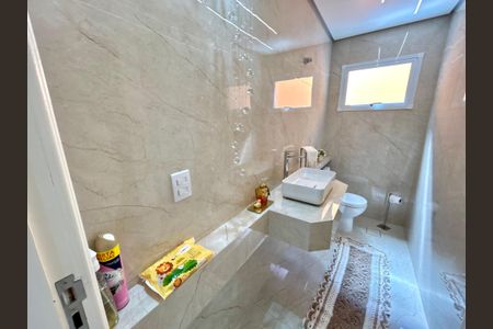 Casa à venda com 223m², 3 quartos e 3 vagasBanheiro 2