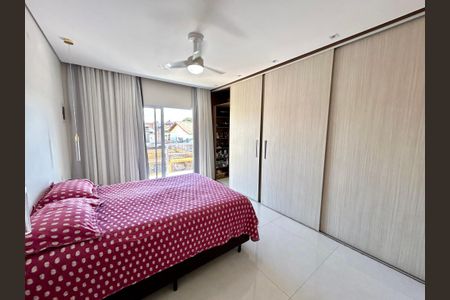 Casa à venda com 223m², 3 quartos e 3 vagasQuarto Suíte