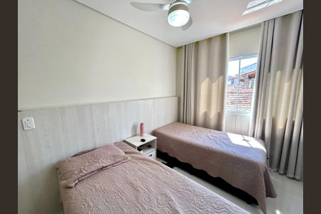 Casa à venda com 223m², 3 quartos e 3 vagasQuarto 2