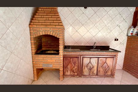 Casa à venda com 223m², 3 quartos e 3 vagasQuintal