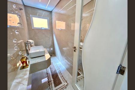 Casa à venda com 223m², 3 quartos e 3 vagasBanheiro 2