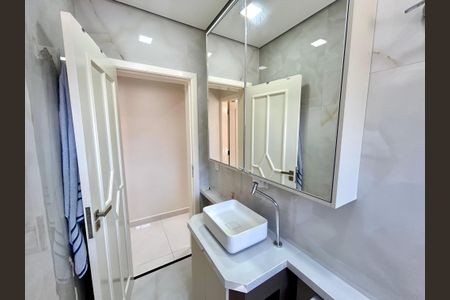 Casa à venda com 223m², 3 quartos e 3 vagasBanheiro 1