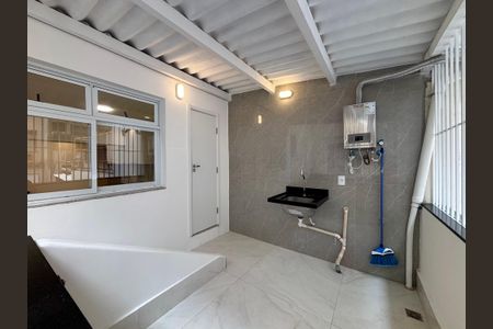 Apartamento à venda com 135m², 4 quartos e 1 vagaÁrea de serviço