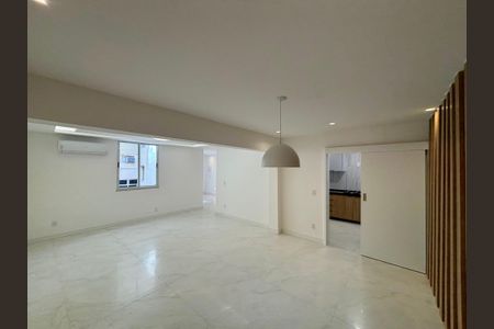 Apartamento à venda com 135m², 4 quartos e 1 vagaSala