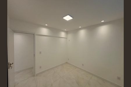 Apartamento à venda com 135m², 4 quartos e 1 vagaQuarto 2