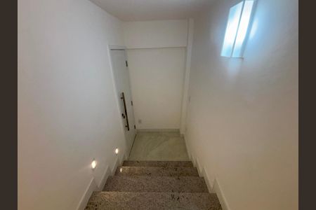 Apartamento à venda com 135m², 4 quartos e 1 vagaHall de entrada
