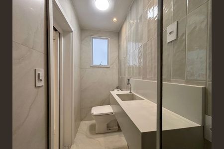 Apartamento à venda com 135m², 4 quartos e 1 vagaSuíte - banheiro