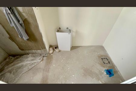 Apartamento à venda com 233m², 3 quartos e 3 vagas Apartamento à venda com 233m², 3 quartos e 3 vagasBanheiro da Suíte 1