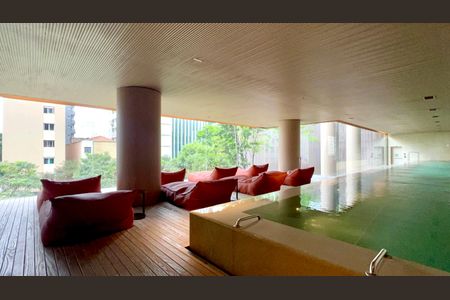 Apartamento à venda com 233m², 3 quartos e 3 vagas Apartamento à venda com 233m², 3 quartos e 3 vagasPiscina