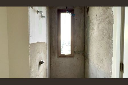 Apartamento à venda com 233m², 3 quartos e 3 vagas Apartamento à venda com 233m², 3 quartos e 3 vagasBanheiro da Suíte 2